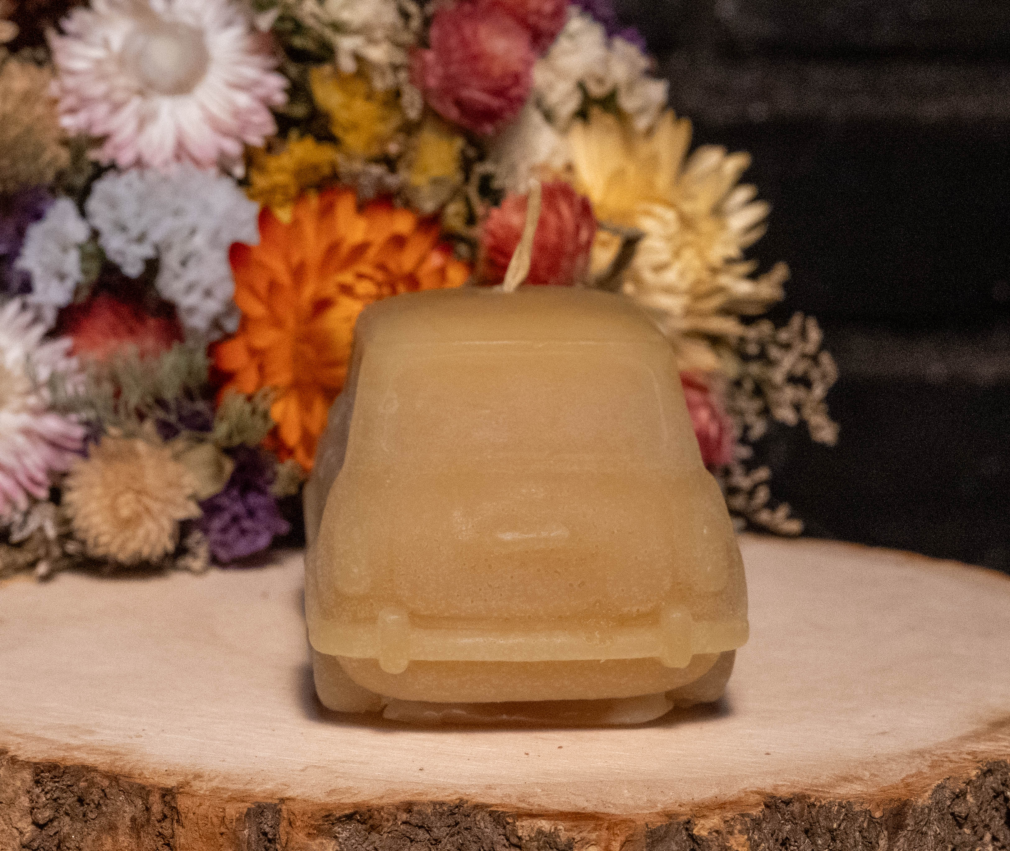 Classic Mini Car Beeswax Candle: Hand-Poured Vintage British Auto Decor